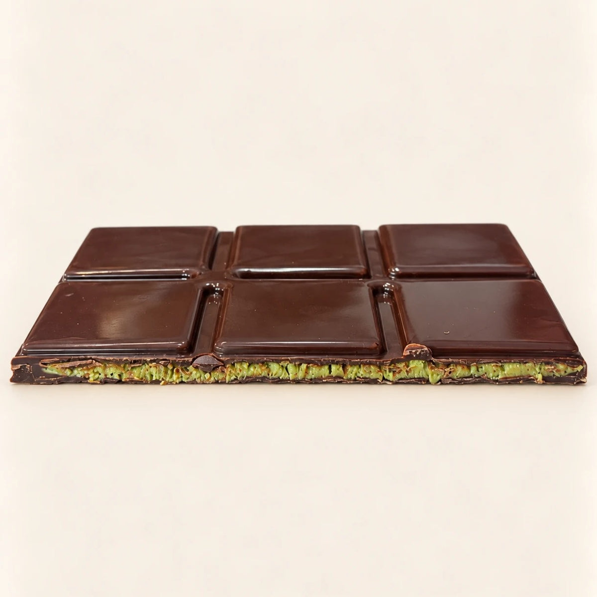 Tablette chocolat noir fourrée pistache croustillante